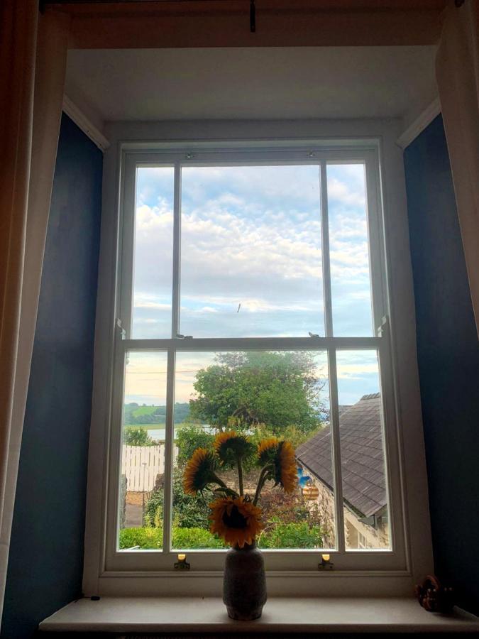 Dylan Thomas Sea View Bed & Breakfast Laugharne Exterior foto