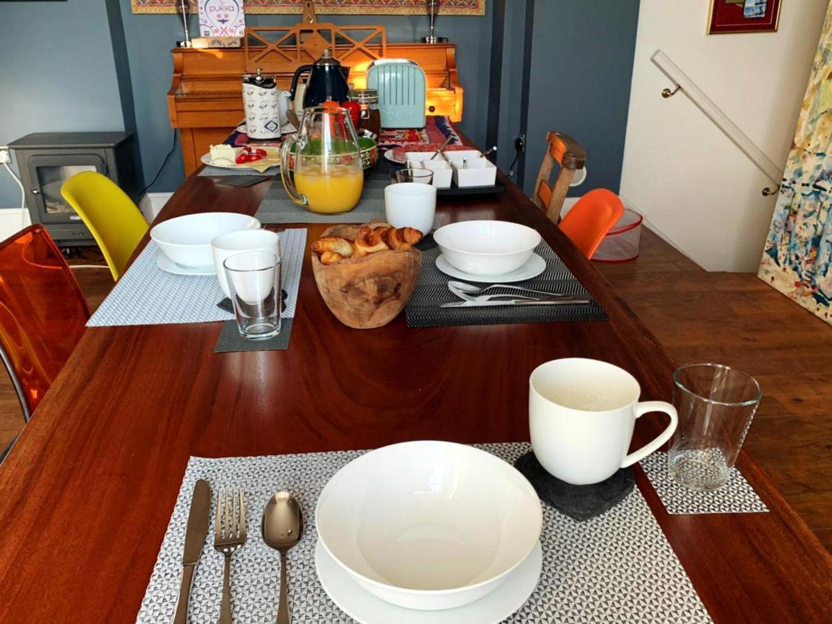 Dylan Thomas Sea View Bed & Breakfast Laugharne Exterior foto